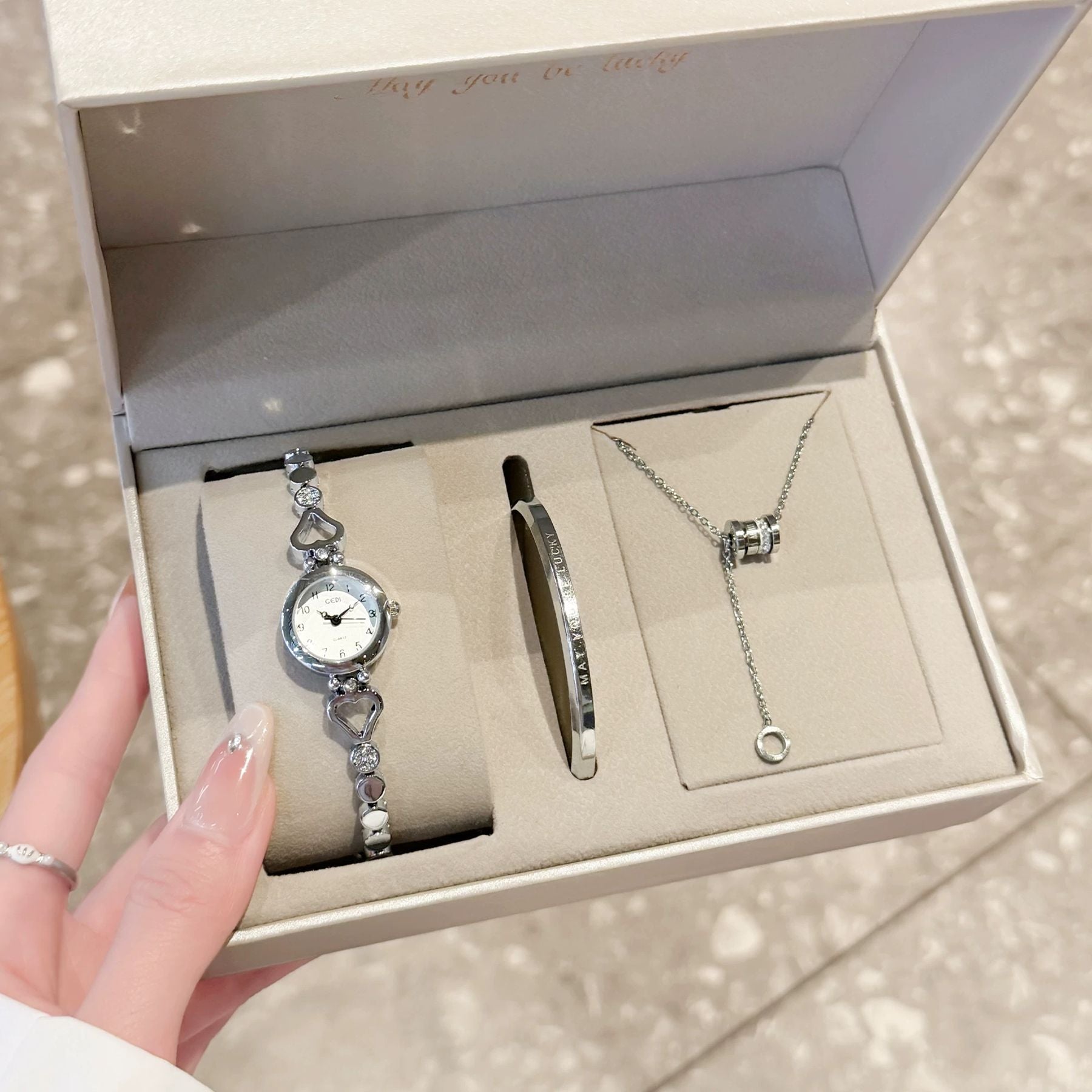 Women's Fashion Bracelet Watch Gift Set | Quartz Watch with Bracelet & Necklace